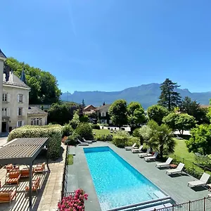 Chateau & De La Commanderie *** Eybens