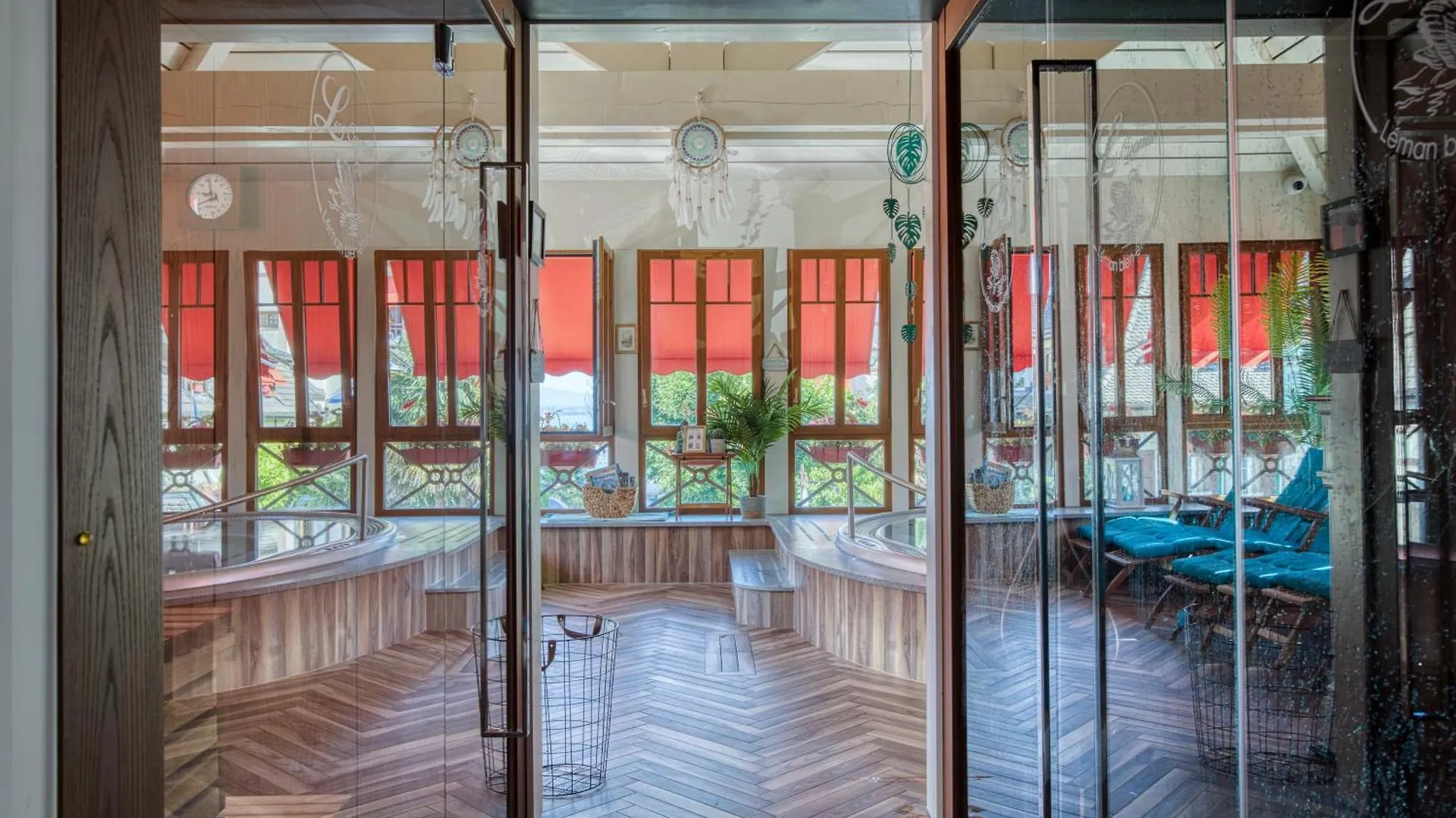 Hotel Les Cygnes Évian-les-Bains 3*,  Francia